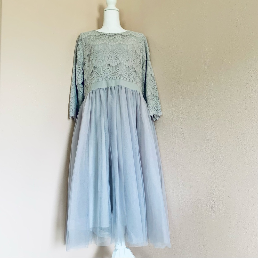Dainty Jewells Grey Lace 3/4 Sleeves Tulle Dress.